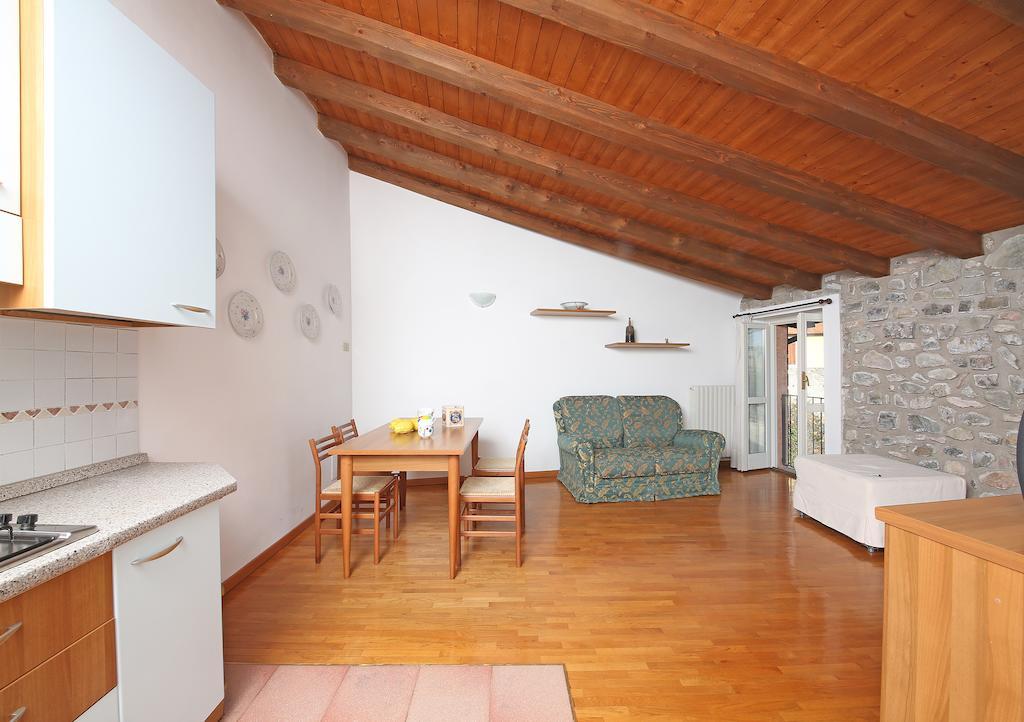 Apartment Casa Caterina Gargnano Ruang foto